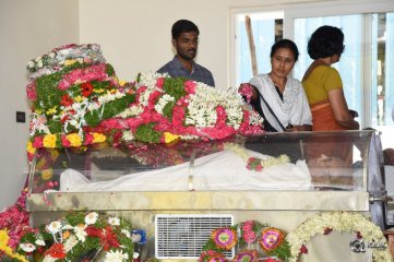 Celebs Pay Condolences to C Narayana Reddy